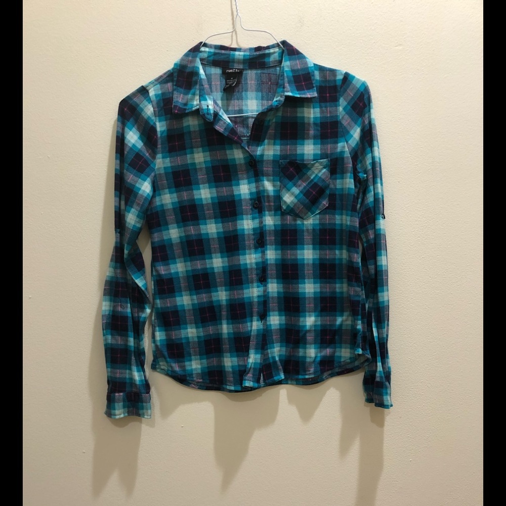 Ladies long sleeve blue multi colored button down blouse. Size M